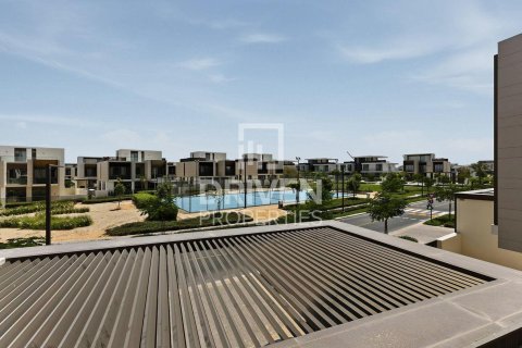 Villa in Dubai Hills Estate, Dubai 5 bedrooms, 853.59 sq.m. № 128901 - photo 2
