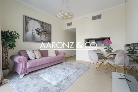 Купить квартиру в Джумейра Лейк Тауэрс, Дубай: 2 спальни, 79.3м², № 78284 - фото 2