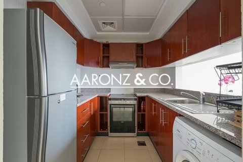 Купить квартиру в Джумейра Лейк Тауэрс, Дубай: 2 спальни, 79.3м², № 78284 - фото 11