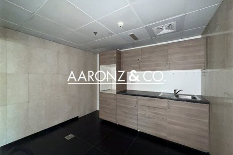 Снять в аренду офис в Sheikh Zayed Road, Дубай: 372м², № 78278 - фото 8