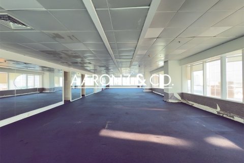 Снять в аренду офис в Sheikh Zayed Road, Дубай: 372м², № 78278 - фото 12