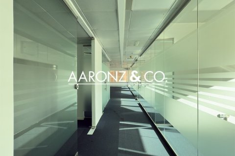 Снять в аренду офис в Sheikh Zayed Road, Дубай: 372м², № 78278 - фото 4