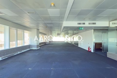 Снять в аренду офис в Sheikh Zayed Road, Дубай: 372м², № 78278 - фото 10