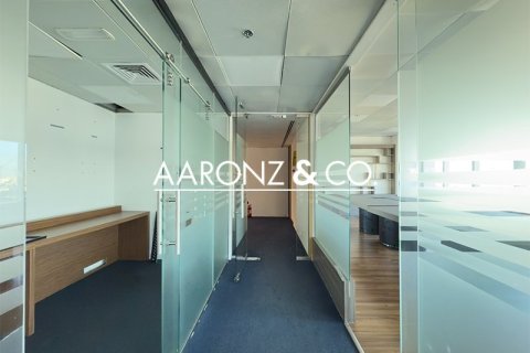 Снять в аренду офис в Sheikh Zayed Road, Дубай: 372м², № 78278 - фото 11