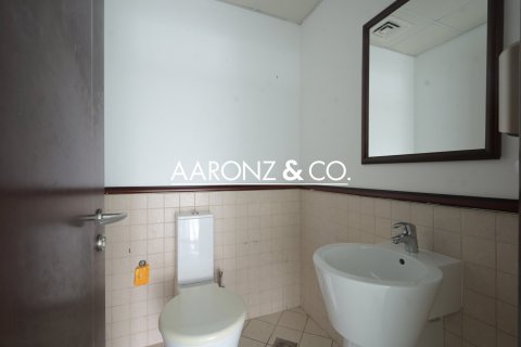 Office in Jumeirah Lake Towers, Dubai 98.3 sq.m. № 78283 - photo 13
