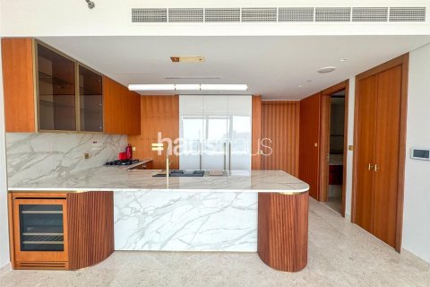 Apartment in Palm Jumeirah, Dubai 2 bedrooms, 131 sq.m. № 45109 - photo 4
