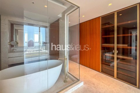 Apartment in Palm Jumeirah, Dubai 2 bedrooms, 131 sq.m. № 45109 - photo 11