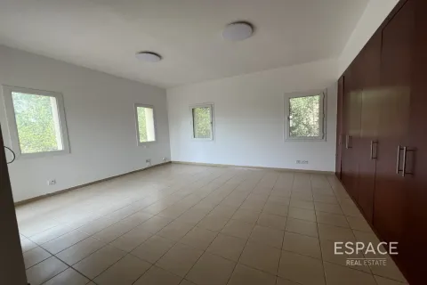 Снять в аренду таунхаус в Арабиан Ранчес, Дубай: 3 спальни, 301м², № 71270 - фото 7