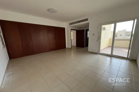 Снять в аренду таунхаус в Арабиан Ранчес, Дубай: 3 спальни, 301м², № 71270 - фото 5