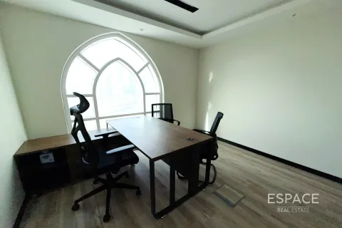 Office in Jumeirah Lake Towers, Dubai 71 sq.m. № 71269 - photo 2