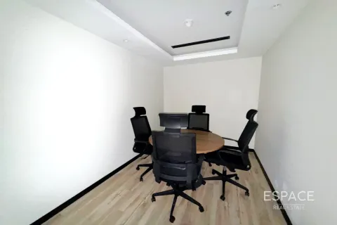 Office in Jumeirah Lake Towers, Dubai 71 sq.m. № 71269 - photo 3