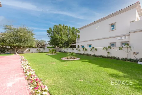 Снять в аренду таунхаус в Jumeirah Village Triangle, Дубай: 2 спальни, 275м², № 71268 - фото 18