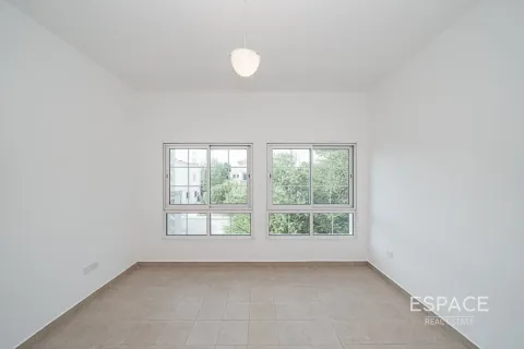 Снять в аренду таунхаус в Jumeirah Village Triangle, Дубай: 2 спальни, 275м², № 71268 - фото 10