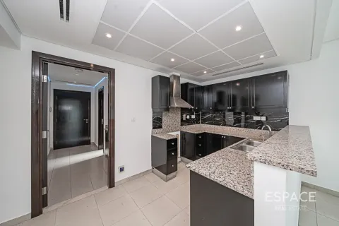 Снять в аренду таунхаус в Jumeirah Village Triangle, Дубай: 2 спальни, 275м², № 71268 - фото 3
