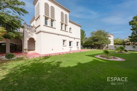 Снять в аренду таунхаус в Jumeirah Village Triangle, Дубай: 2 спальни, 275м², № 71268 - фото 15