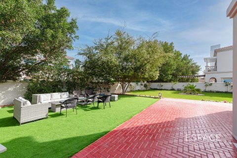 Снять в аренду таунхаус в Jumeirah Village Triangle, Дубай: 2 спальни, 275м², № 71268 - фото 16