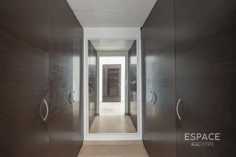 Снять в аренду таунхаус в Jumeirah Village Triangle, Дубай: 2 спальни, 275м², № 71268 - фото 8