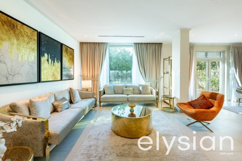Купить виллу в Regional, Jumeirah Park, Дубай: 4 спальни, 325м², № 37888 - фото 3
