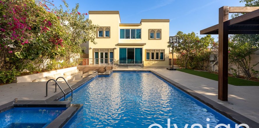 Вилла в Regional, Jumeirah Park, Дубай, 4 спальни, 325м², № 37888