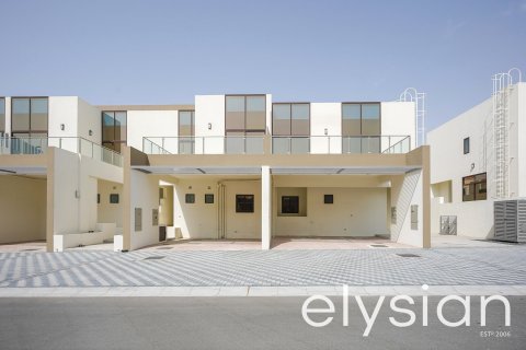 Купить виллу в District 11, Мохаммед Бин Рашид Сити, Дубай: 4 спальни, 288м², № 37889 - фото 1