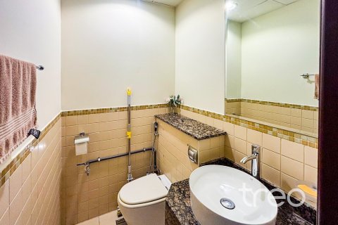 Снять в аренду квартиру в Дубае: 2 спальни, 118.54м², № 120264 - фото 17