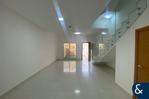 Villa en Jumeirah Village Circle, Dubai, 4 dormitorios, 236 m², № 75674 - foto 1