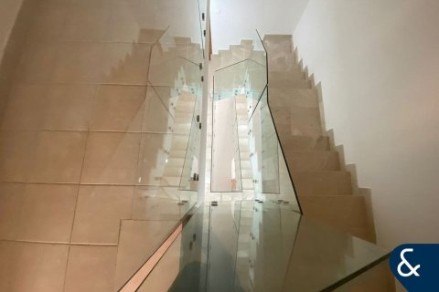 Villa en Jumeirah Village Circle, Dubai, 4 dormitorios, 236 m², № 75674 - foto 11