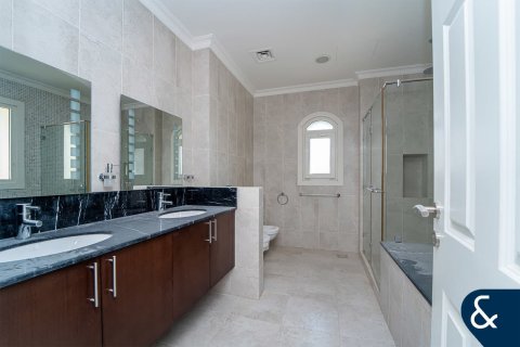 Villa in Sienna Lakes, Jumeirah Golf Estates, Dubai 5 bedrooms, 697 sq.m. № 75678 - photo 13