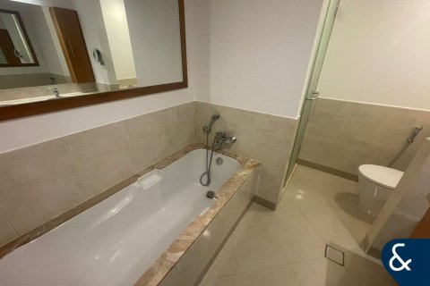 Apartment in The Views, Dubai 2 bedrooms, 124 sq.m. № 99117 - photo 17