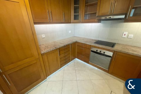 Apartment in The Views, Dubai 2 bedrooms, 124 sq.m. № 99117 - photo 7