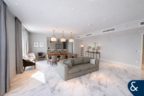 Apartment in Downtown Dubai (Downtown Burj Dubai), Dubai 4 bedrooms, 261 sq.m. № 99046 - photo 3