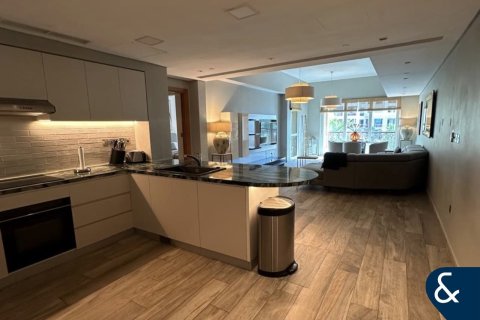 Apartment in Palm Jumeirah, Dubai 2 bedrooms, 181 sq.m. № 99118 - photo 2