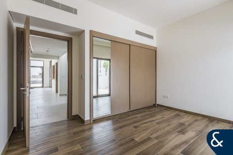 Villa in Al Furjan, Dubai 4 bedrooms, 335 sq.m. № 76069 - photo 14