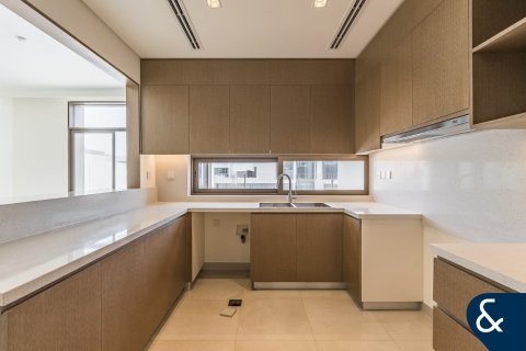 Villa in Al Furjan, Dubai 4 bedrooms, 335 sq.m. № 76069 - photo 9