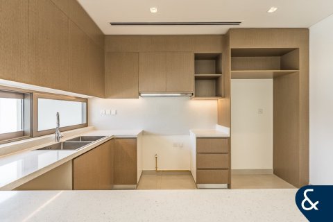 Villa in Al Furjan, Dubai 4 bedrooms, 335 sq.m. № 76069 - photo 10