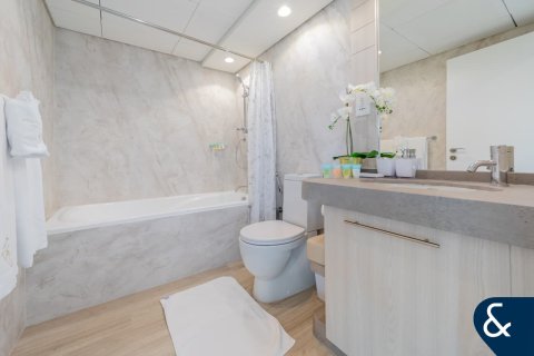 Apartment in Downtown Dubai (Downtown Burj Dubai), Dubai 2 bedrooms, 125 sq.m. № 76075 - photo 11