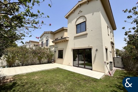 Villa in Mira, Reem, Dubai 3 bedrooms, 235 sq.m. № 76072 - photo 1