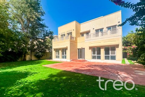 Villa in Meadows, Dubai 4 bedrooms, 553.33 sq.m. № 136257