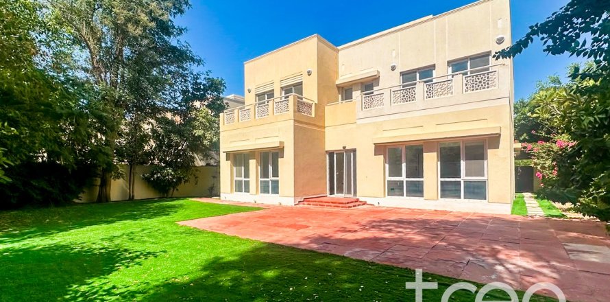 Villa in Meadows, Dubai 4 bedrooms, 553.33 sq.m. № 136257