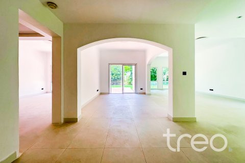 Villa in Meadows, Dubai 4 bedrooms, 553.33 sq.m. № 136257 - photo 3