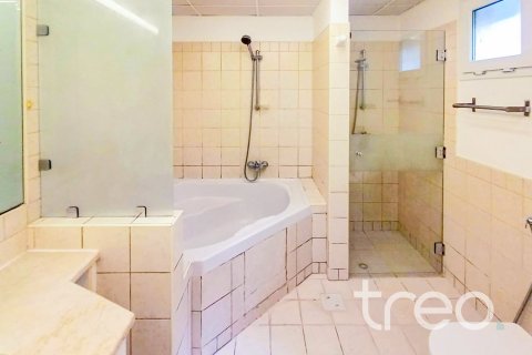 Villa in Meadows, Dubai 4 bedrooms, 553.33 sq.m. № 136257 - photo 16