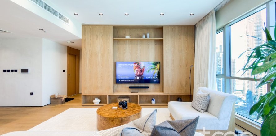Apartment in Burj Khalifa, Dubai 2 bedrooms, 126.81 sq.m. № 136259