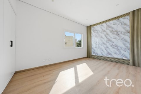 Villa in Meadows, Dubai 5 bedrooms, 84.17 sq.m. № 136258 - photo 16