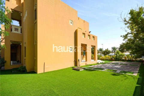 Villa in Al Furjan, Dubai 6 bedrooms, 637 sq.m. № 43357 - photo 3
