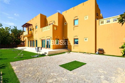Villa in Al Furjan, Dubai 6 bedrooms, 637 sq.m. № 43357 - photo 22