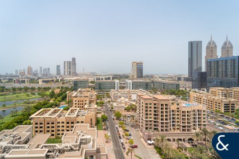 Apartamento en Golf Towers, The Views, Dubai, 2 dormitorios, 118 m², № 98532 - foto 12