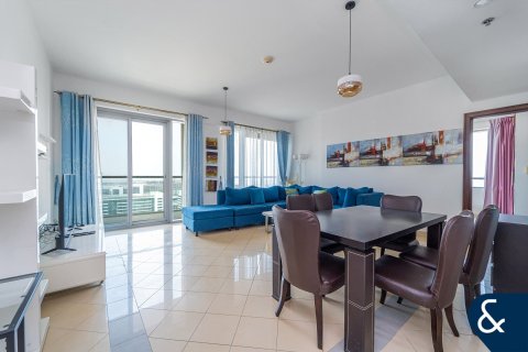 Apartamento en Golf Towers, The Views, Dubai, 2 dormitorios, 118 m², № 98532 - foto 2
