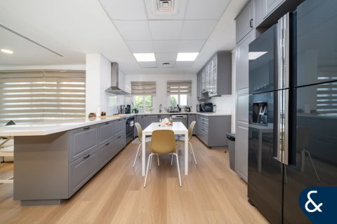 Apartamento en Green Community Motor City, Motor City, Dubai, 3 dormitorios, 405 m², № 98531 - foto 3