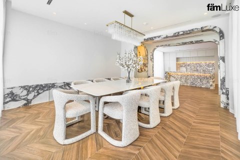 Villa in Dubai Hills Estate, Dubai 5 bedrooms, 1051.2 sq.m. № 64641 - photo 20