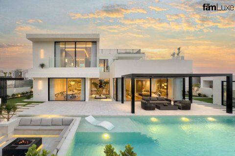 Villa in Dubai Hills Estate, Dubai 5 bedrooms, 1051.2 sq.m. № 64641 - photo 1